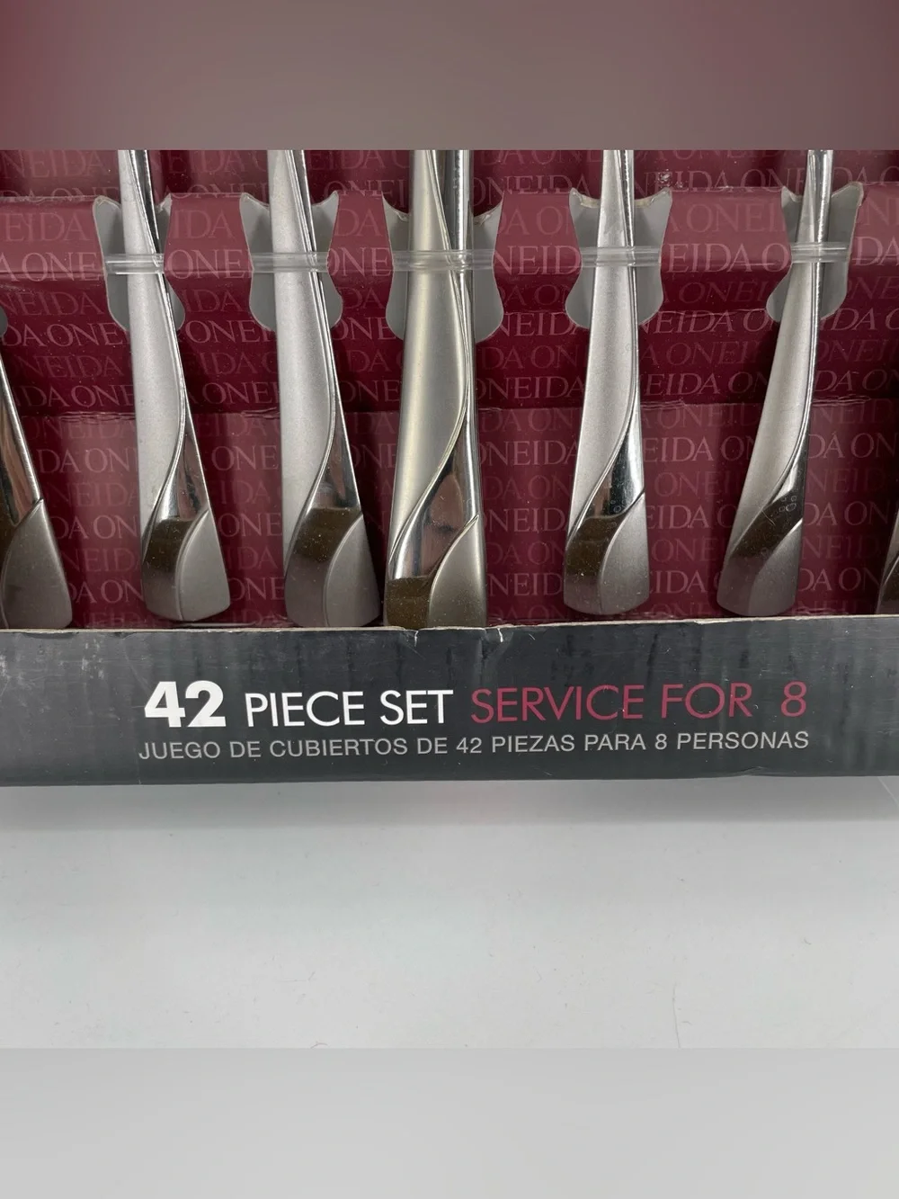 NEW Oneida River 42 Pc Stainless Flatware Set Service For Serving Set For 8